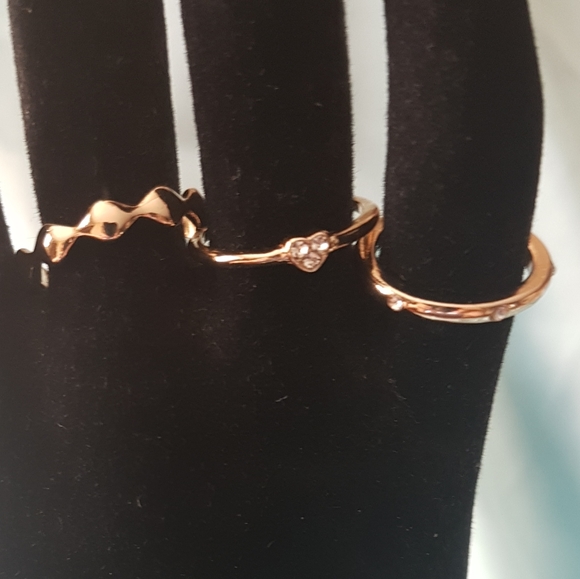 🔥3 for 30🔥3 Gold rings $10 with bundle
